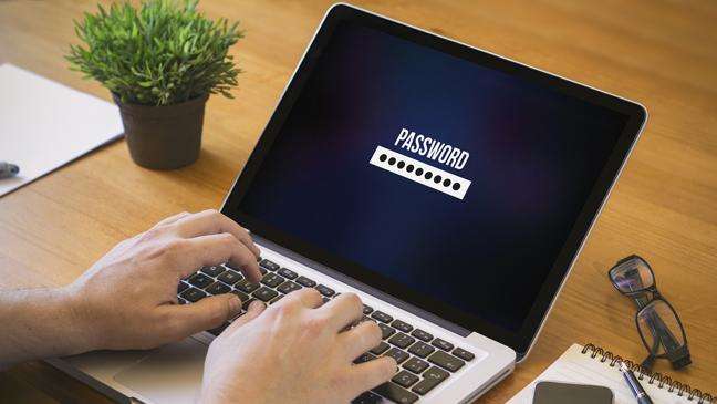 Việc cài mật khẩu cho laptop không chỉ giúp tăng tính bảo mật mà còn tránh được sự xâm nhập trái phép. 